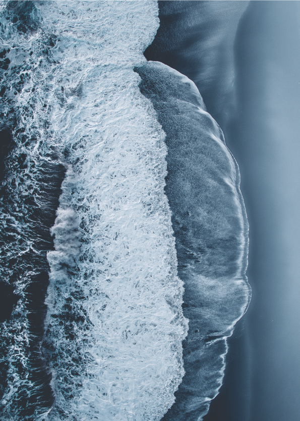Fotoplakat af blå bølger i grå og blå farver